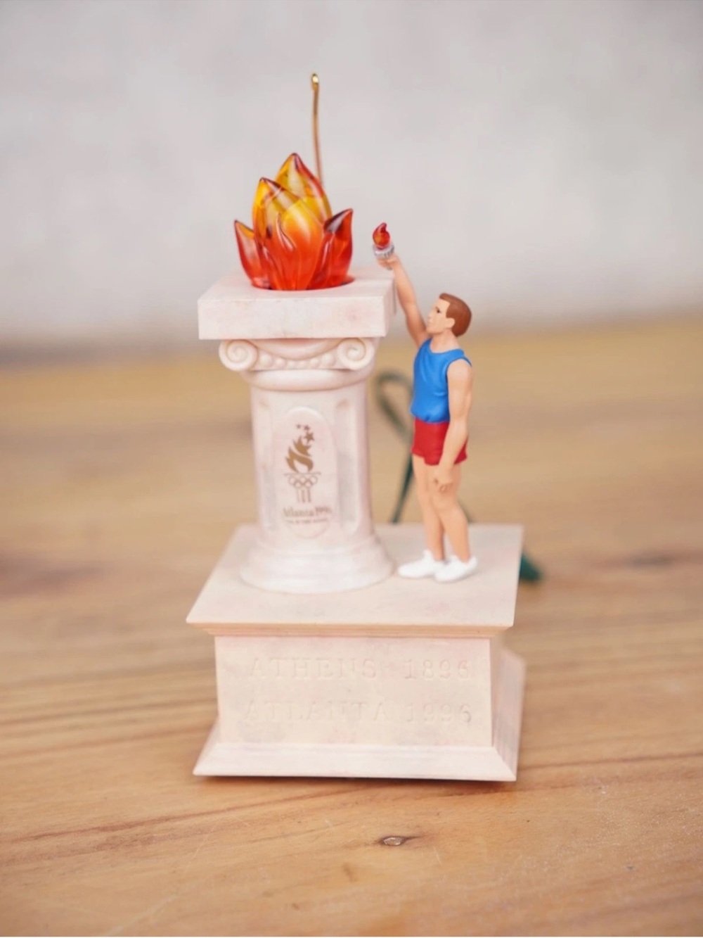 Hallmark Keepsake Ornament Olympic Spirit Lighting The Flame 1996 Atlanta Games - Picture 9 of 9